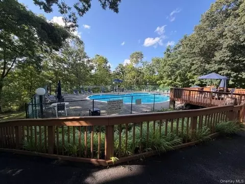Exterior - 150 Overlook Ave #5E, Peekskill, NY 10566 photo 2 of 3