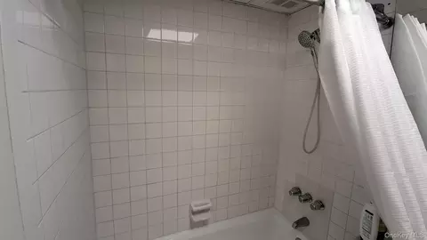 Bath - 150 Overlook Ave #5E, Peekskill, NY 10566 photo 1 of 1
