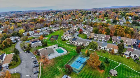 190 Country Club Dr, Florida, NY 10921