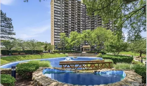 1 Bay Club Dr #16H, New York, NY 11360