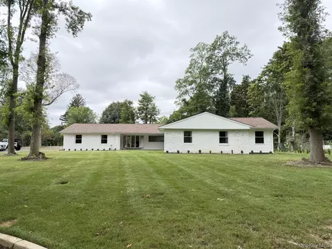9 Empire Ct, Dix Hills, NY 11746