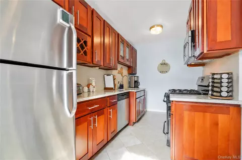 67-35 Yellowstone Blvd #4P, New York, NY 11375