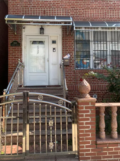 1958 Gleason Ave, New York, NY 10472