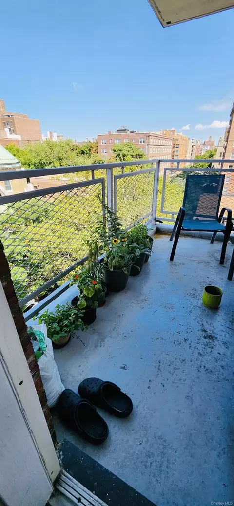 89-15 Parsons Blvd #9N, New York, NY 11432