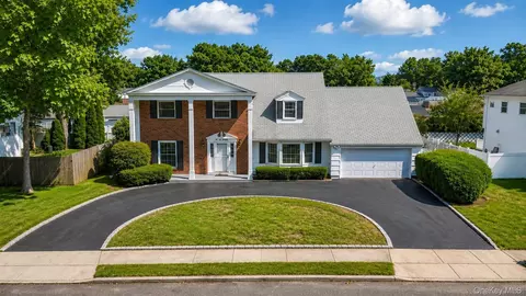 47 Rodney St, Port Jefferson Station, NY 11776
