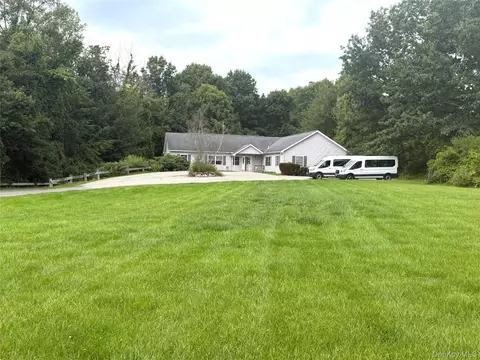 13 Rebecca Dr, Pawling, NY 12564