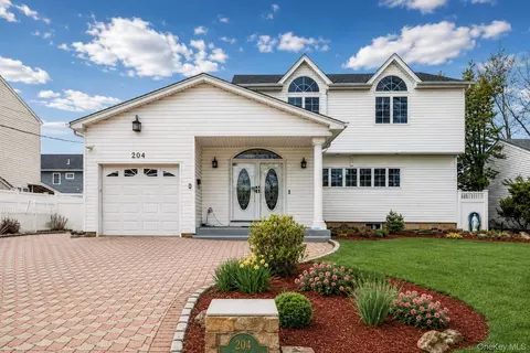 204 Broadway, Massapequa Park, NY 11762