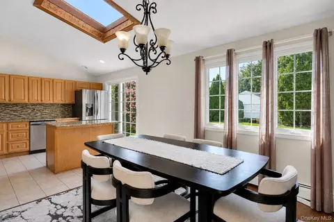 Dining - 22 Shine Pl, Valley Stream, NY 11581 photo 1 of 1