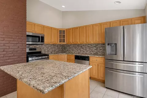 Kitchen - 22 Shine Pl, Valley Stream, NY 11581 photo 1 of 2