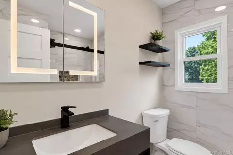 Bath - 22 Shine Pl, Valley Stream, NY 11581 photo 1 of 1