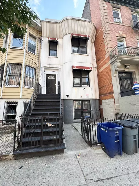 342 E 194th St, New York, NY 10458