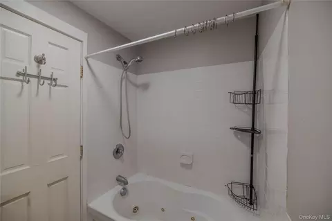 Bath - 13 Kemble Ave, Philipstown, NY 10516 photo 1 of 2