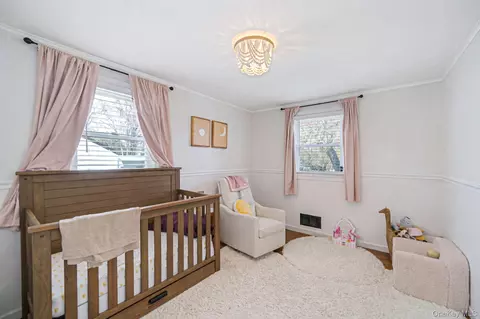 Bedroom - 35 Thorburn Ave, Patchogue, NY 11772 photo 3 of 4