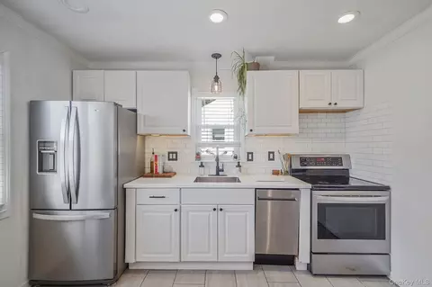 Kitchen - 35 Thorburn Ave, Patchogue, NY 11772 photo 3 of 3