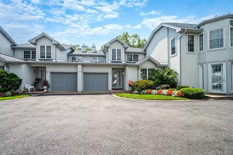 602 Bardini Dr, Melville, NY 11747