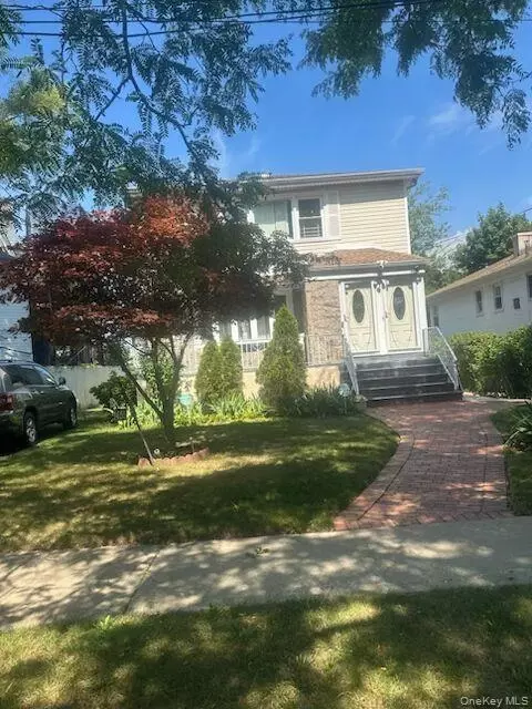 1455 Granada Pl, Far Rockaway, NY 11691