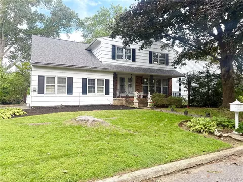20 Old Farm Rd, Scarsdale, NY 10583