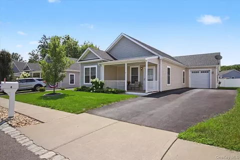 4 Alex Ct, Lloyd, NY 12528