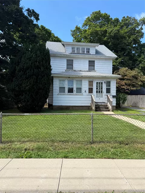 39 Broadway, Greenlawn, NY 11740