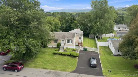 View/Area - 34 Fairfax Rd, Fishkill, NY 12524 photo 2 of 4