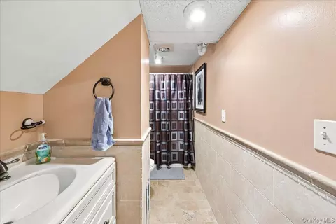 Bath - 34 Fairfax Rd, Fishkill, NY 12524 photo 2 of 2