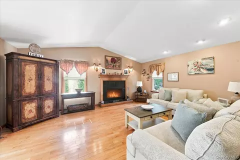 Living - 34 Fairfax Rd, Fishkill, NY 12524 photo 1 of 5