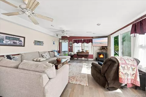 Living - 34 Fairfax Rd, Fishkill, NY 12524 photo 4 of 5