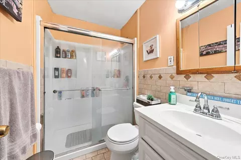 Bath - 34 Fairfax Rd, Fishkill, NY 12524 photo 1 of 2
