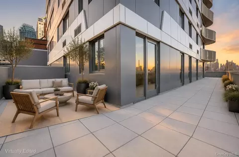 2416 Queens Plz S #7B, New York, NY 11101