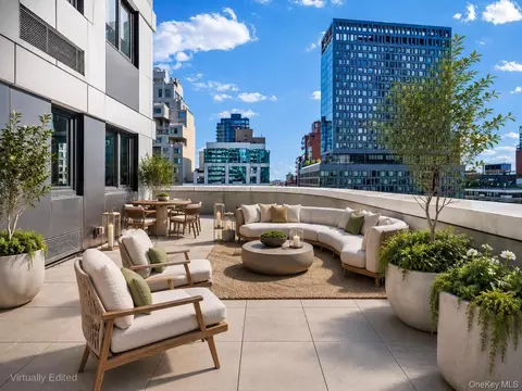 2416 Queens Plz S #7B, New York, NY 11101