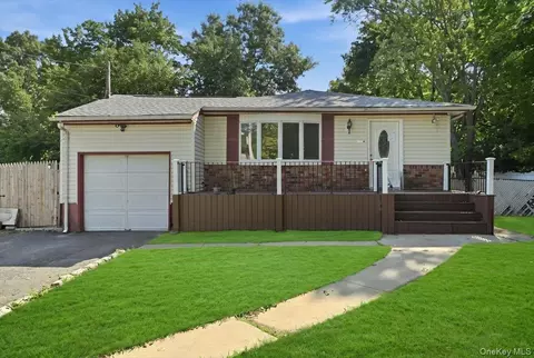 1127 Bay Shore Ave # A, Bay Shore, NY 11706