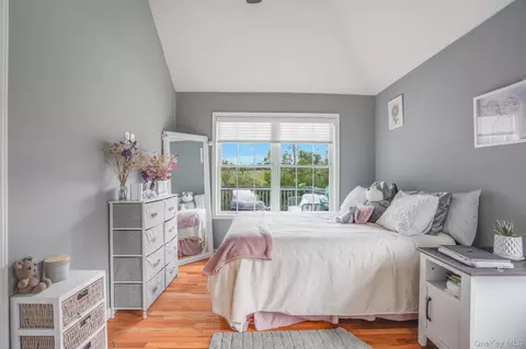 Bedroom - 27 Frieda Ln, La Grange, NY 12603 photo 5 of 6