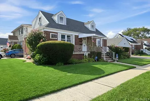 81 Franklin St, Meacham, NY 11003