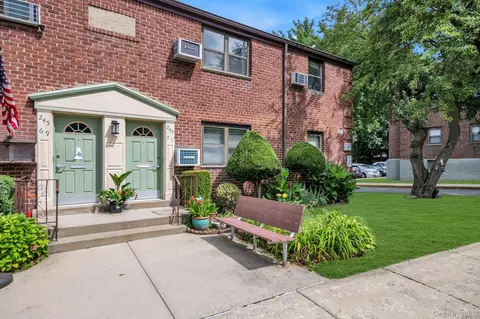 245-71 62nd Ave #B1-12, Douglaston, NY 11362