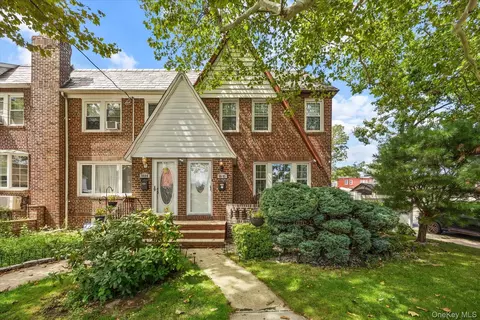 66-02 78th St, New York, NY 11379