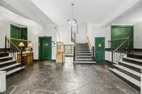 Entry Way - 147-37 Beech Ave #3F, Flushing, NY 11355 photo 1 of 1
