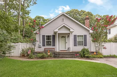 393 W End Ave, Shirley, NY 11967