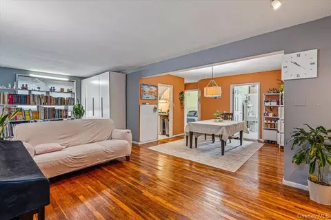224-24 Union St #4R, New York, NY 11364