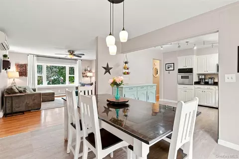 Dining - 21 Smith St, Red Hook, NY 12571 photo 3 of 4