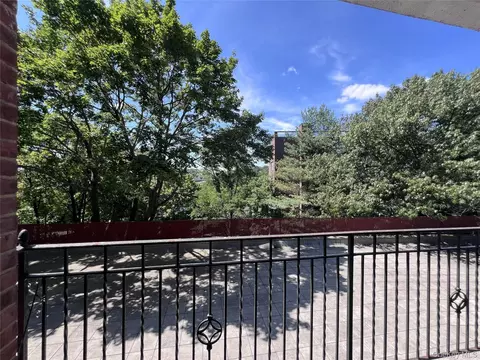 280 Collins Ave #2B, Mount Vernon, NY 10552