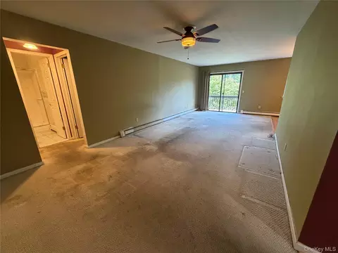 8 Loudon Dr #8, Fishkill, NY 12524 photo 4