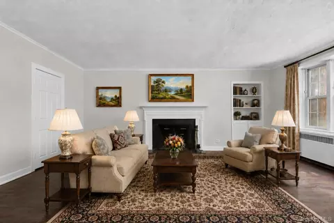 100 Pinewood Rd #1C, Greenburgh, NY 10530