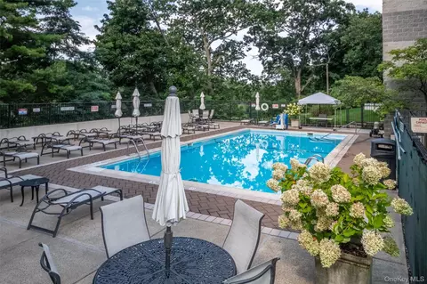 701 Pelham Rd #5L, New Rochelle, NY 10805