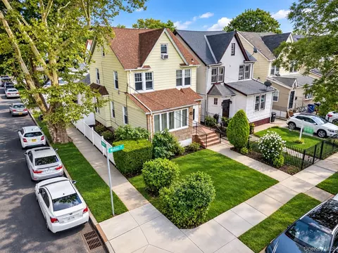 89-01 Moline St, New York, NY 11428