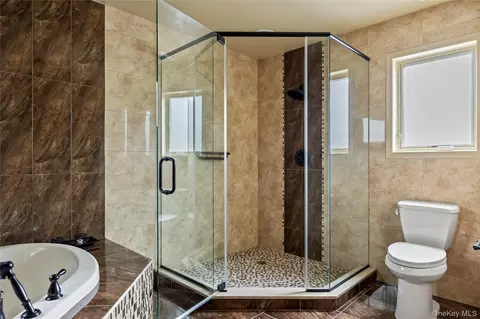 Bath - 33 Morris Rd, Ramapo, NY 10977 photo 4 of 9