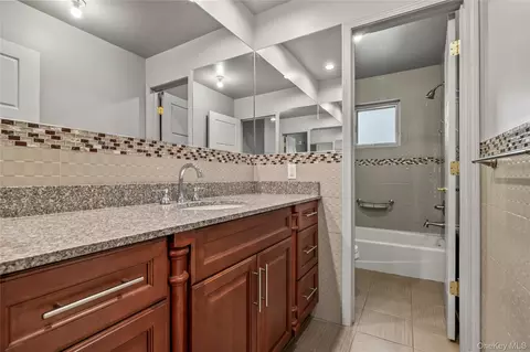 Bath - 33 Morris Rd, Ramapo, NY 10977 photo 6 of 9