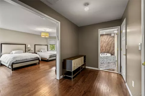 Entry Way - 33 Morris Rd, Ramapo, NY 10977 photo 12 of 14