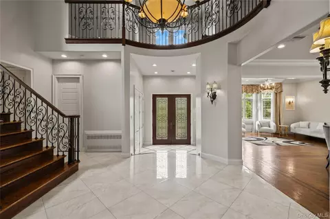Entry Way - 33 Morris Rd, Ramapo, NY 10977 photo 2 of 14