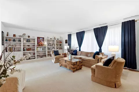 Living - 107 Lake Shore Dr, Patchogue, NY 11772 photo 5 of 6
