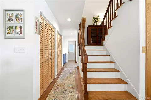 Entry Way - 107 Lake Shore Dr, Patchogue, NY 11772 photo 3 of 3